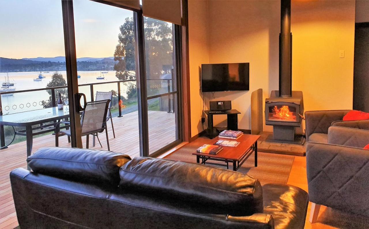 The Beach House- Private Jacuzzi And Wood Fire! Dover Extérieur photo